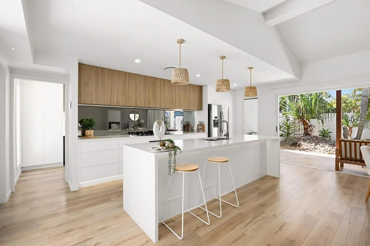 Coastal Home In Mooloolaba Semesterbostad