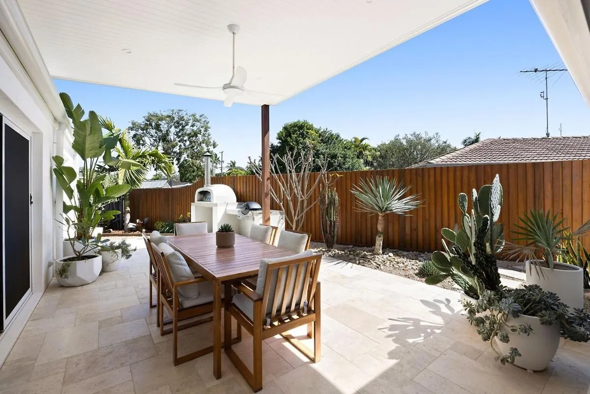 Coastal Home In Mooloolaba Semesterbostad